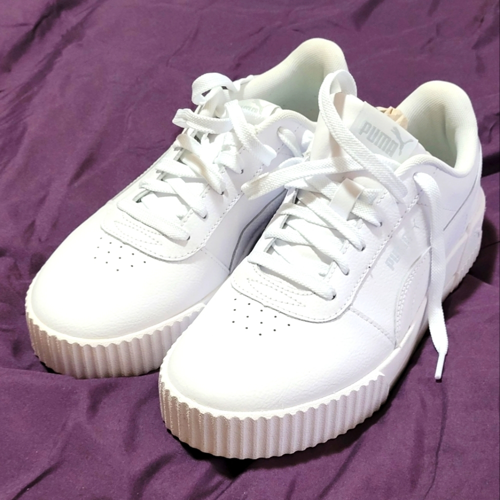 White women Puma